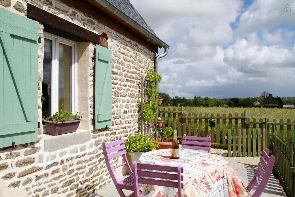 Gite Du Courtils Exterior photo